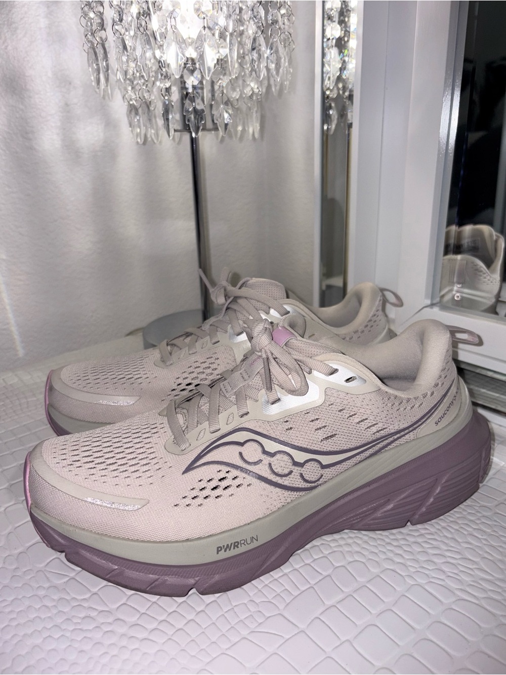 Saucony Women’s Size 10 Running Shoes